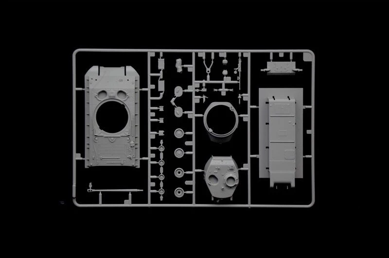 Italeri Sherman M4A3E8 „Fury“ tanko surinkimo rinkinys su dažais ir įrankiais 1/56