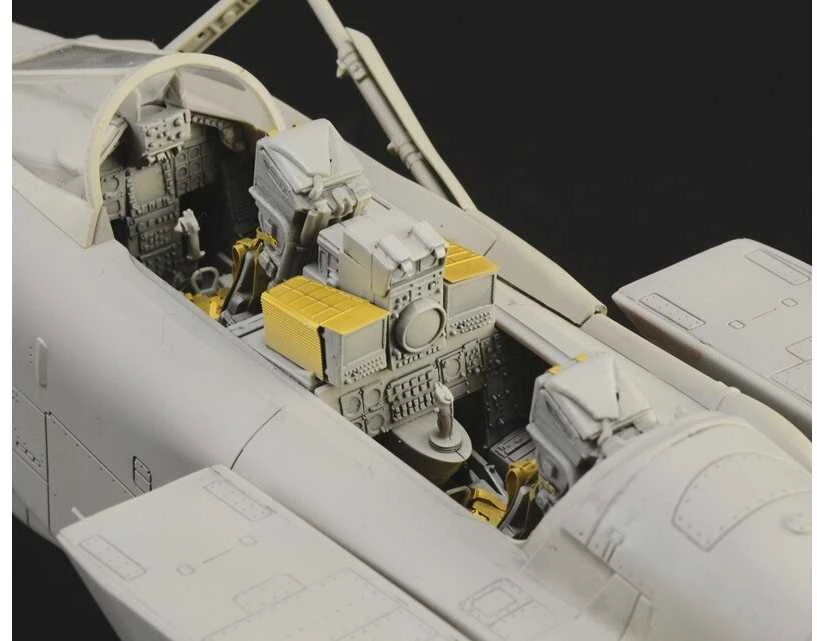Italeri Tornado GR.4 1/32 plastikinis lėktuvo modelio rinkinys