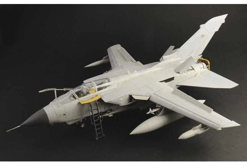 Italeri Tornado GR.4 1/32 plastikinis lėktuvo modelio rinkinys