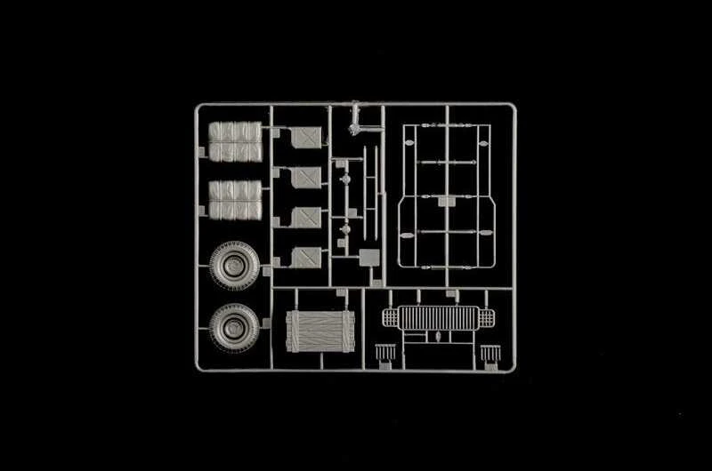 Italeri Toyota Land Cruiser Safari 1/24 plastikinis surinkimo rinkinys