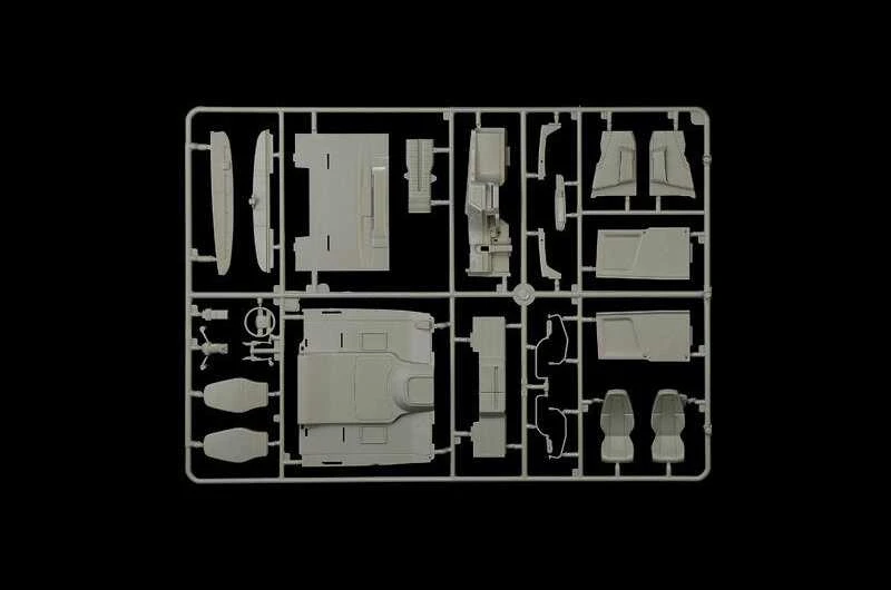 Italeri Volvo FH Low Roof 1/24 plastikinis sunkvežimio modelis