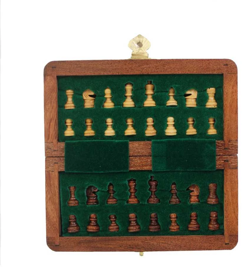 Italfama Maži MAGNETINIAI mediniai šachmatai su sulankstoma dėžute. 13x13cm., karalius: 1,8cm.