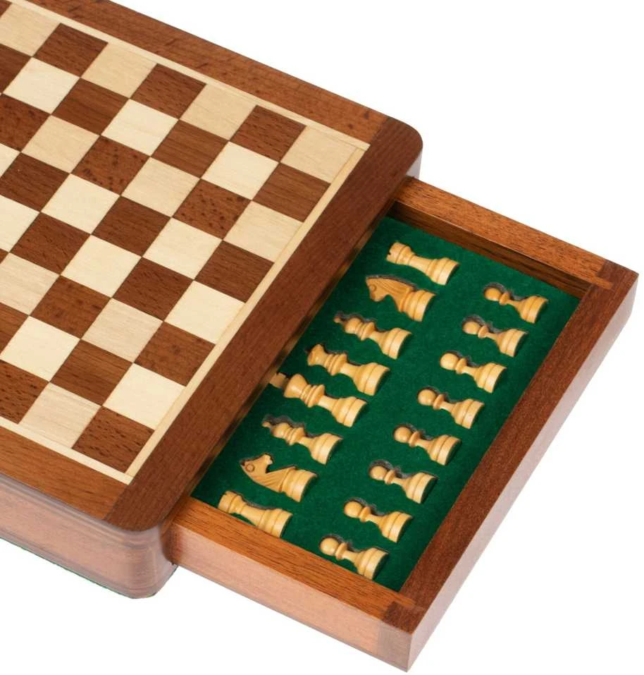 Italfama SOLIDŪS MAGNETINIAI mediniai šachmatai su dėže + ŠAŠKĖS. 19,5x19,5cm., karalius: 3,3cm.