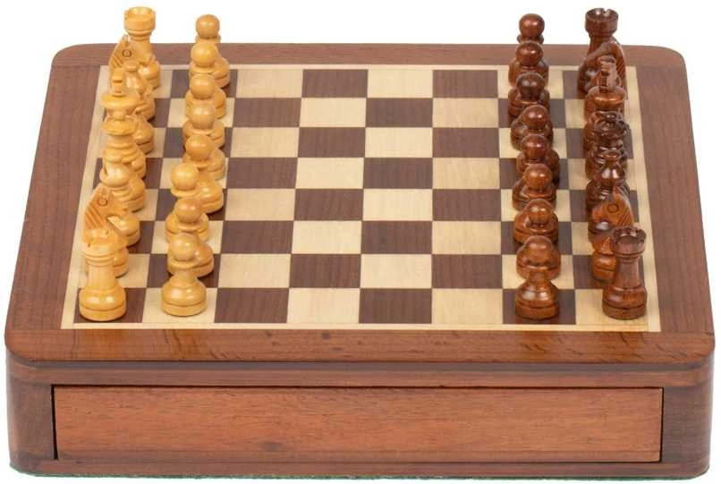 Italfama SOLIDŪS MAGNETINIAI mediniai šachmatai su dėže + ŠAŠKĖS. 19,5x19,5cm., karalius: 3,3cm.