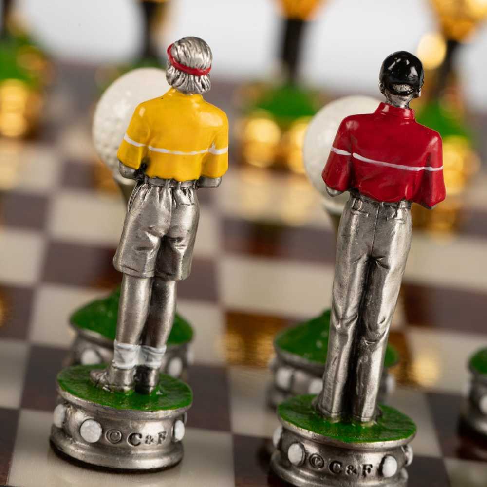Italfama GOLFAS: ALAVINIAI šachmatai su lakuota Guobos medienos žaidimo lenta