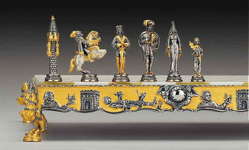 Italfama GULIVERIO KELIONĖS: ypač prabangūs šachmatai iš Bronzos dengti tikru 24K auksu