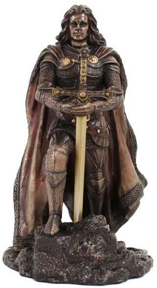 Italfama Karalius Artūras su kardu akmenyje. Aukštis 21cm.