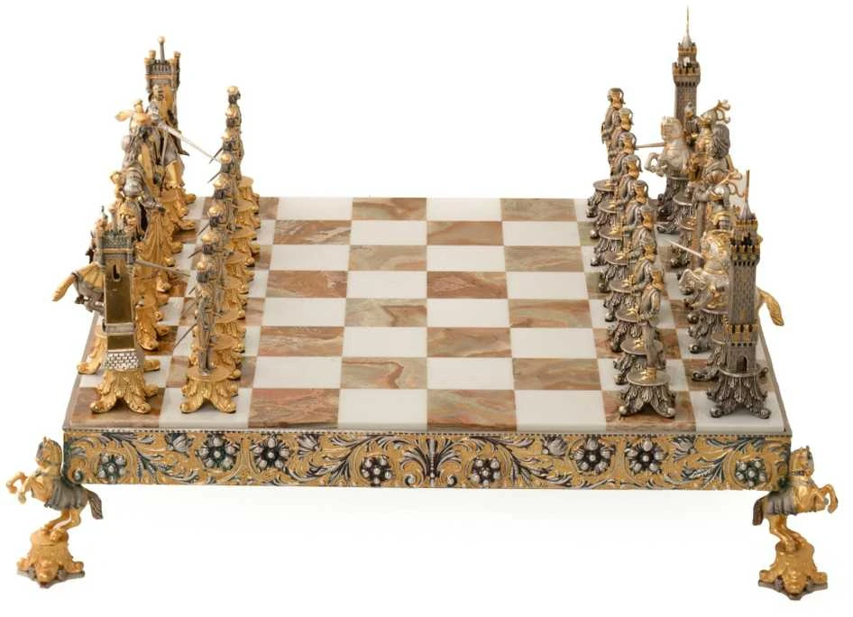 Italfama MEDICI VS PAZZI - dvi svarbiausios šeimos Florencijoje (1478): šachmatai dengti 24K auksu