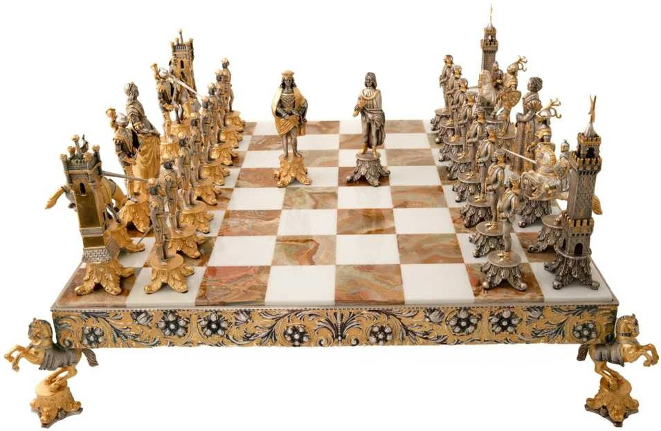 Italfama MEDICI VS PAZZI - dvi svarbiausios šeimos Florencijoje (1478): šachmatai dengti 24K auksu