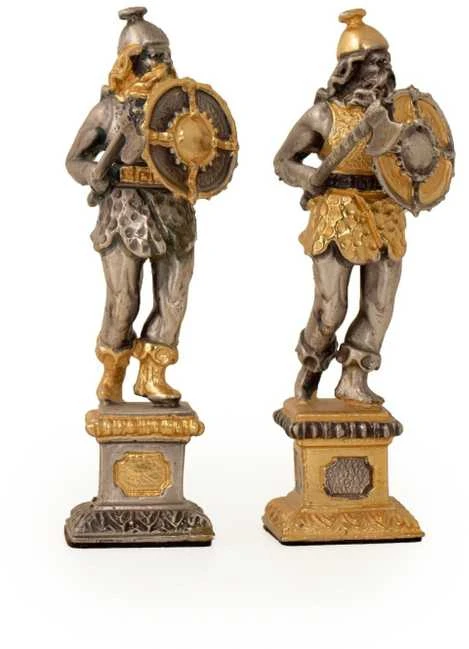 Italfama Karalius Artūras Pilyje: ypač prabangūs šachmatai iš Bronzos dengti tikru 24K auksu