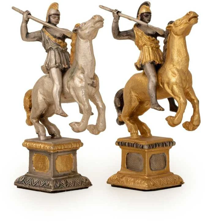 Italfama Karalius Artūras Pilyje: ypač prabangūs šachmatai iš Bronzos dengti tikru 24K auksu