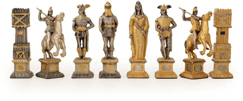Italfama Karalius Artūras Pilyje: ypač prabangūs šachmatai iš Bronzos dengti tikru 24K auksu