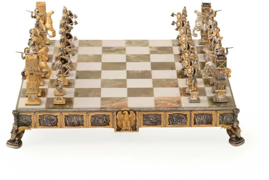 Italfama Karalius Artūras Pilyje: ypač prabangūs šachmatai iš Bronzos dengti tikru 24K auksu