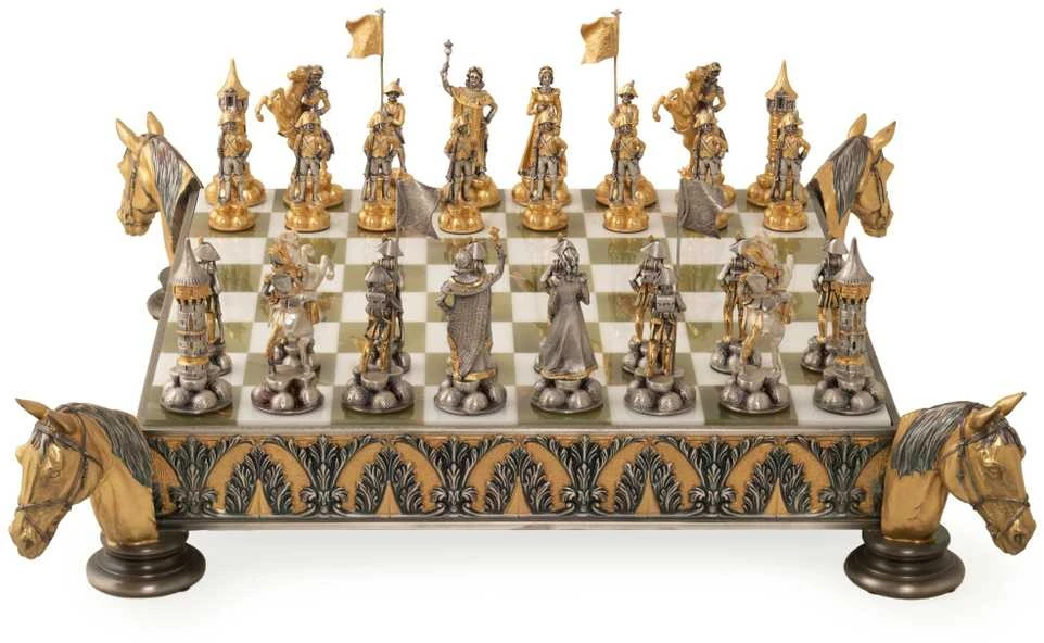 Italfama Napoleonas: meniški ypatingos prabangos šachmatai padengti 24k auksu