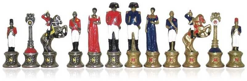 Italfama NAPOLEONAS: rankomis spalvinti šachmatai su prabangia odos imitacijos žaidimo lenta ir dėtuve + šaškės ir nardai