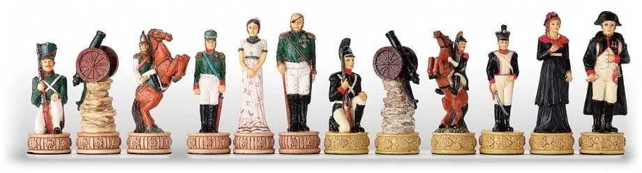 Italfama NAPOLEONAS prieš RUSIJĄ: rankomis spalvinti šachmatai su Japoniškojo Klevo žaidimo lenta
