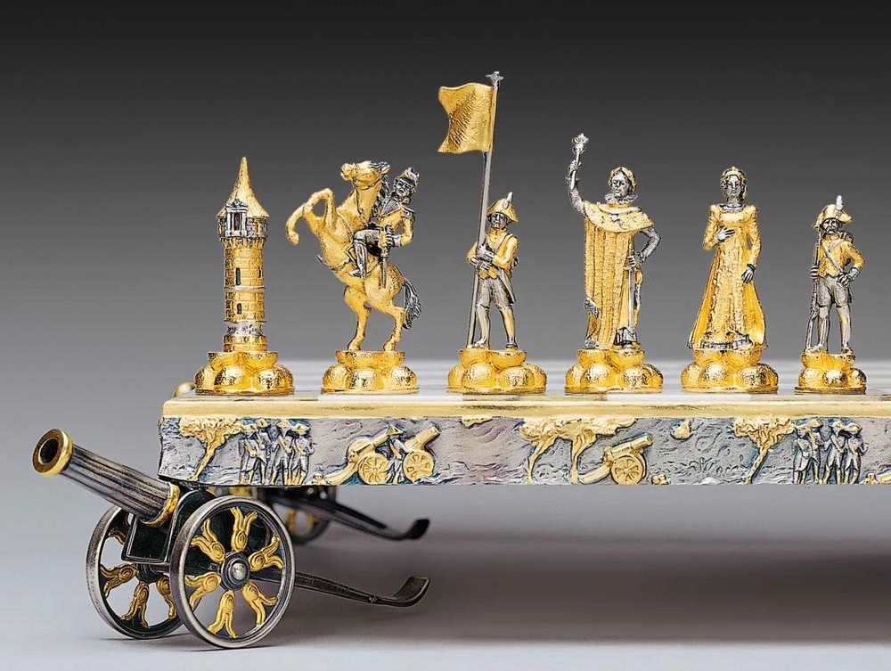 Italfama NAPOLEONAS: ypač prabangūs šachmatai iš Bronzos dengti tikru 24K auksu