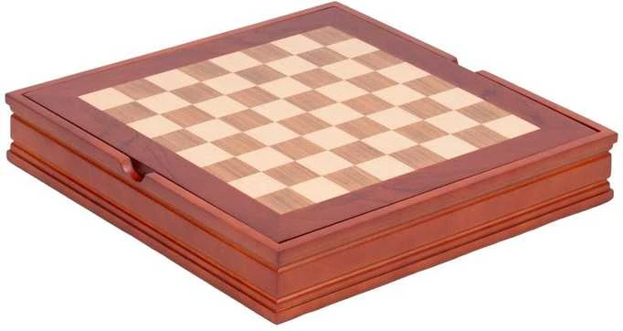 Italfama Riešutmedžio ir klevo medienos šachmatų lenta SU DĖTUVE. 28x28cm., kvadratas: 2,6cm.