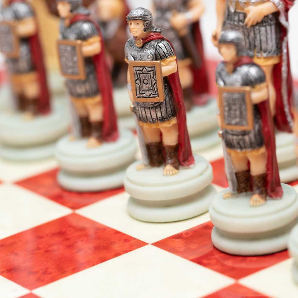 Italfama ROMĖNAI prieš EGIPTIEČIUS: šachmatai su medine Japoniškojo Klevo lenta