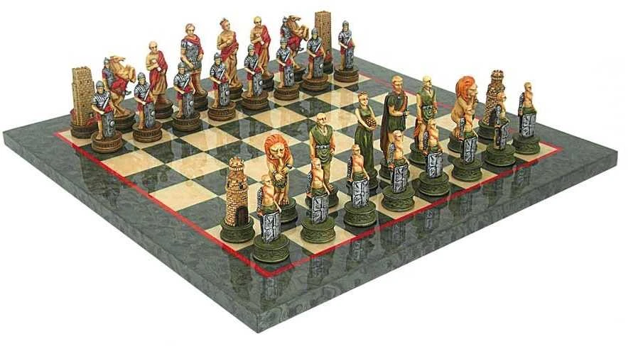 Italfama ROMĖNAI prieš GLADIATORIUS: rankomis spalvinti šachmatai su prabangios medienos lenta