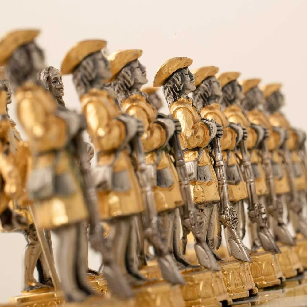Italfama RUSIJOS IMPERATORIAI: ypač prabangūs šachmatai iš Bronzos dengti tikru 24K auksu