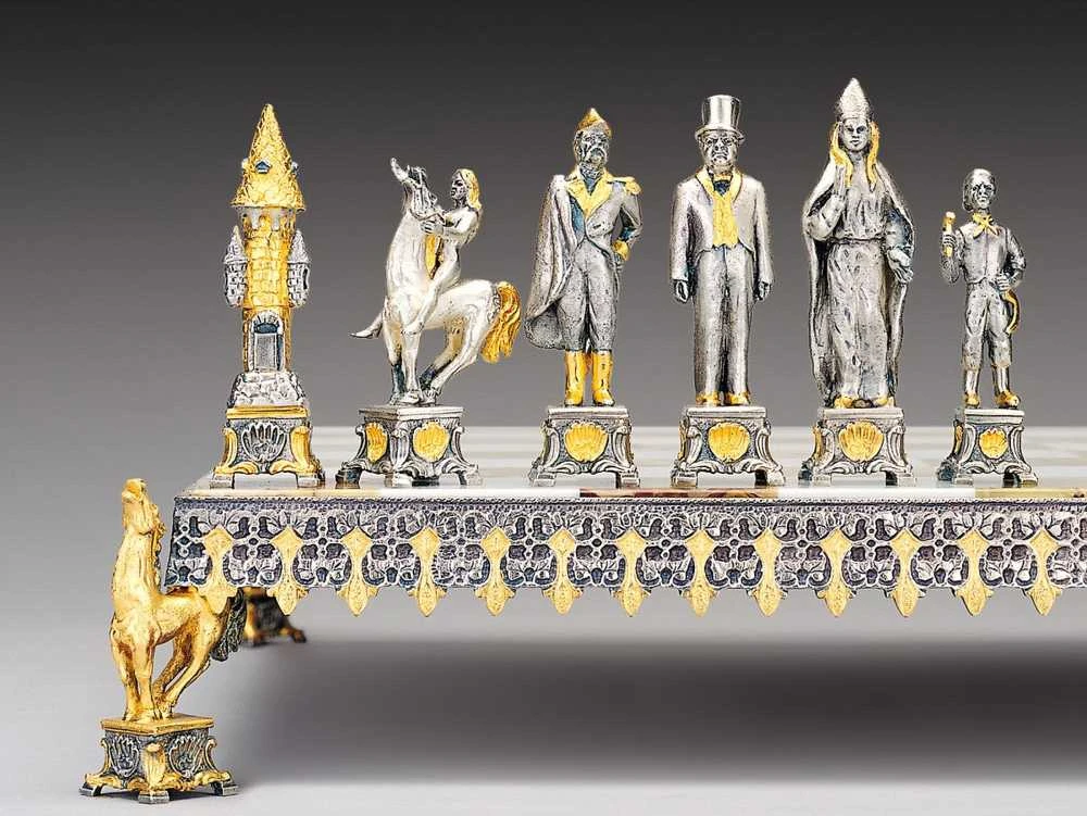 Italfama RUSIJOS REVOLIUCIJA 1917: ypač prabangūs šachmatai iš Bronzos dengti tikru 24K auksu