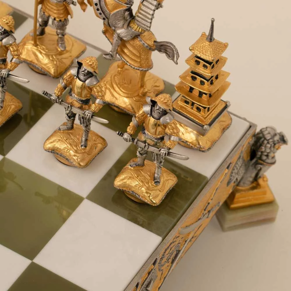 Italfama SAMURAJAI: Ypač prabangūs šachmatai iš Bronzos dengti tikru 24K auksu