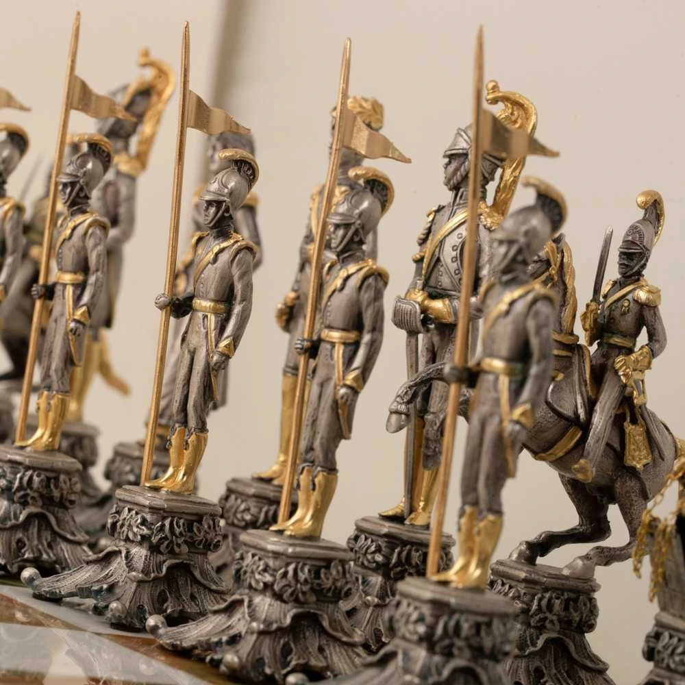 Italfama Vaterlo mūšis II: meniški ypatingos prabangos šachmatai padengti 24k auksu