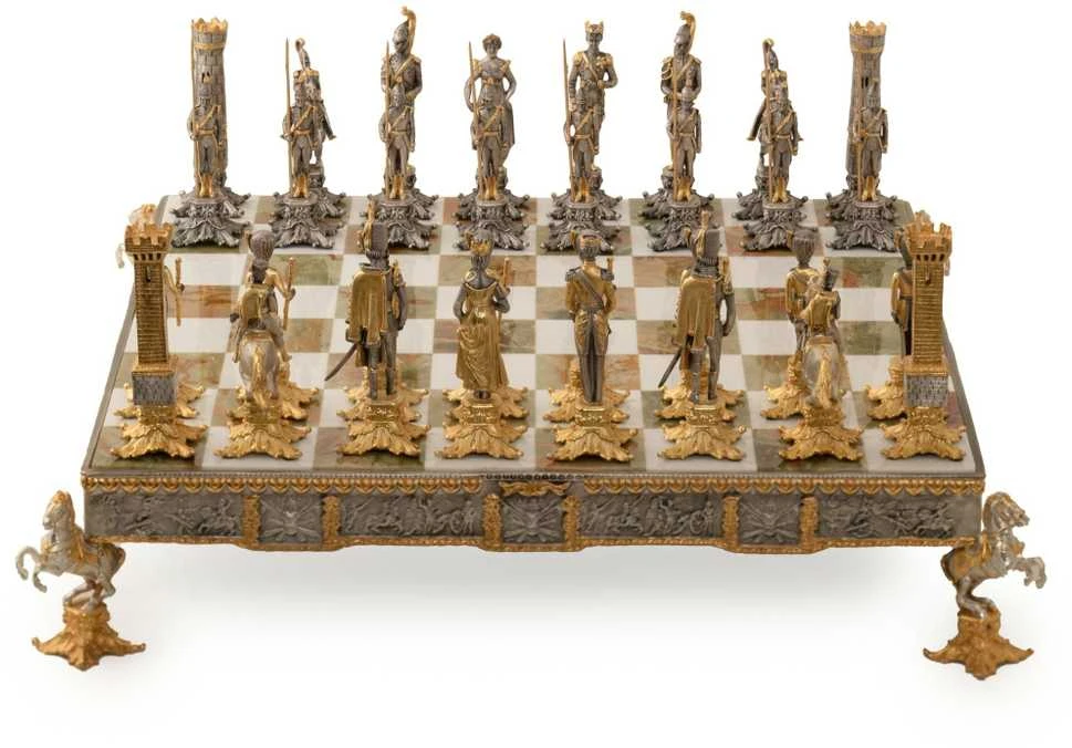 Italfama Vaterlo mūšis II: meniški ypatingos prabangos šachmatai padengti 24k auksu