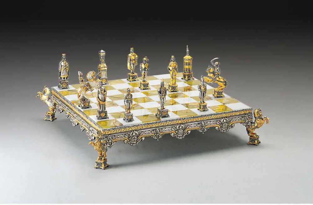 Italfama VATIKANO KARIAI: ypač prabangūs šachmatai iš Bronzos dengti tikru 24K auksu