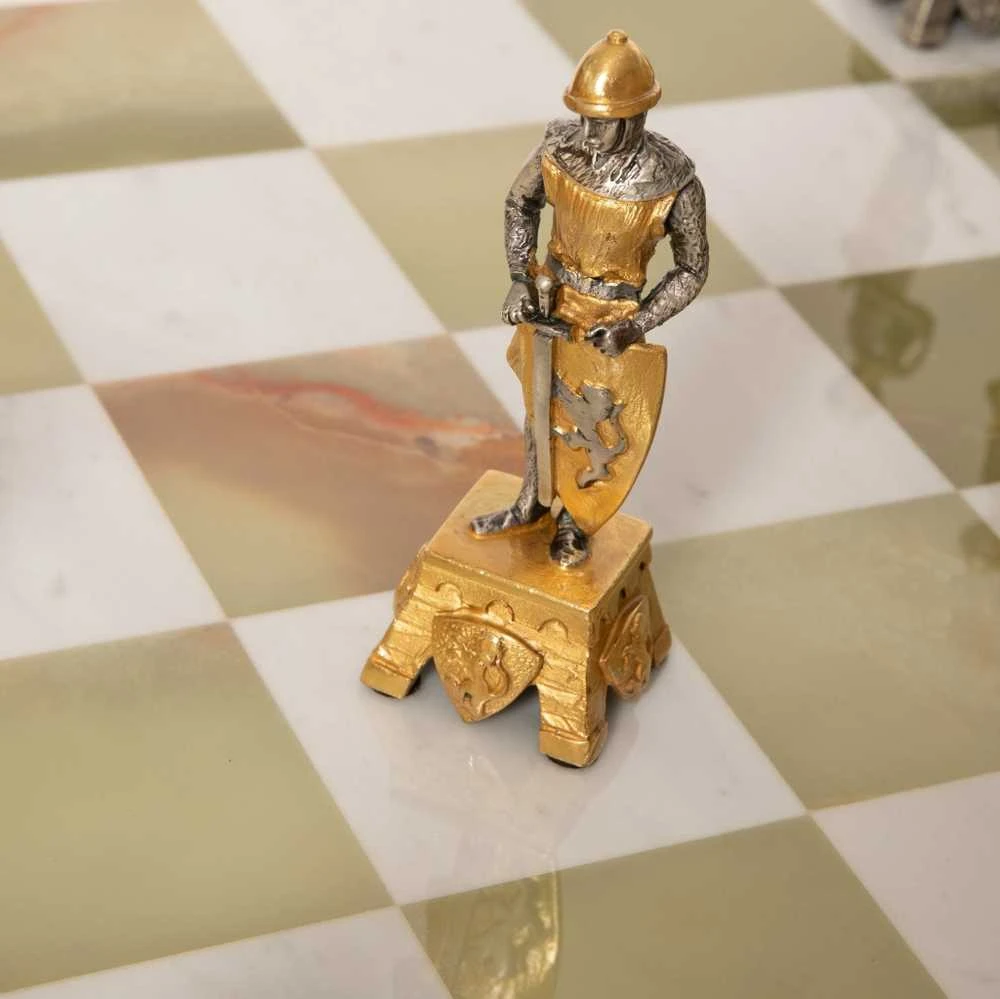 Italfama VIDURAMŽIAI II: prabangūs šachmatai iš Bronzos dengti tikru 24K auksu + stalas ir kėdės
