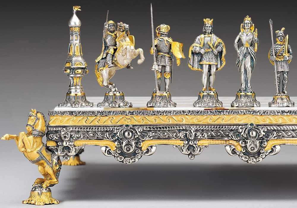 Italfama VIDURAMŽIAI II: ypač prabangūs šachmatai iš Bronzos dengti tikru 24K auksu