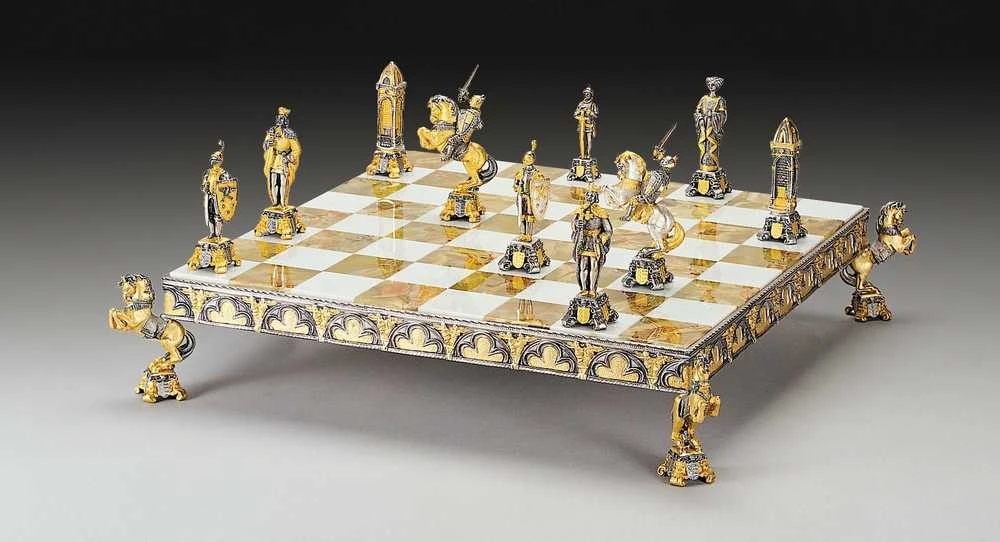 Italfama VIDURAMŽIAI: ypač prabangūs šachmatai iš Bronzos dengti tikru 24K auksu