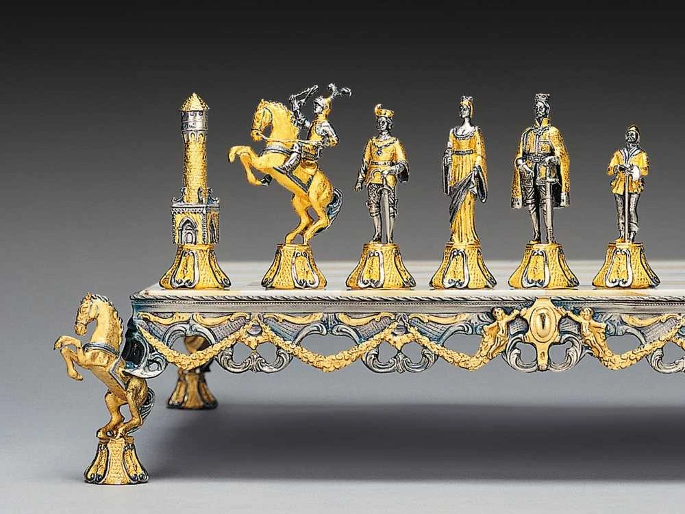 Italfama VIDURAMŽIŲ MŪŠIS: ypač prabangūs šachmatai iš Bronzos dengti tikru 24K auksu