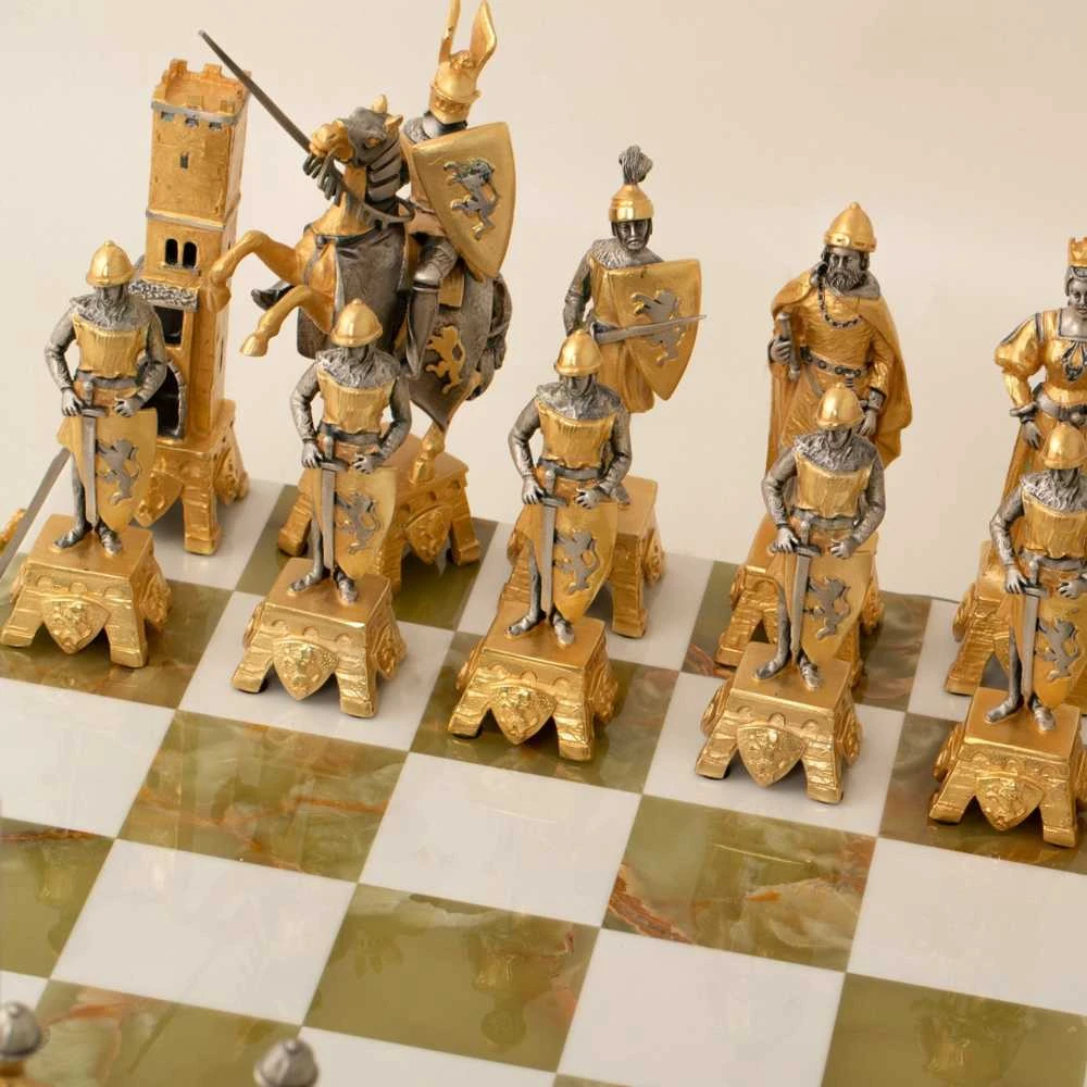 Italfama VIDURAMŽIŲ STILIUS: ypatingai prabangūs šachmatai iš Bronzos dengti tikru 24K auksu