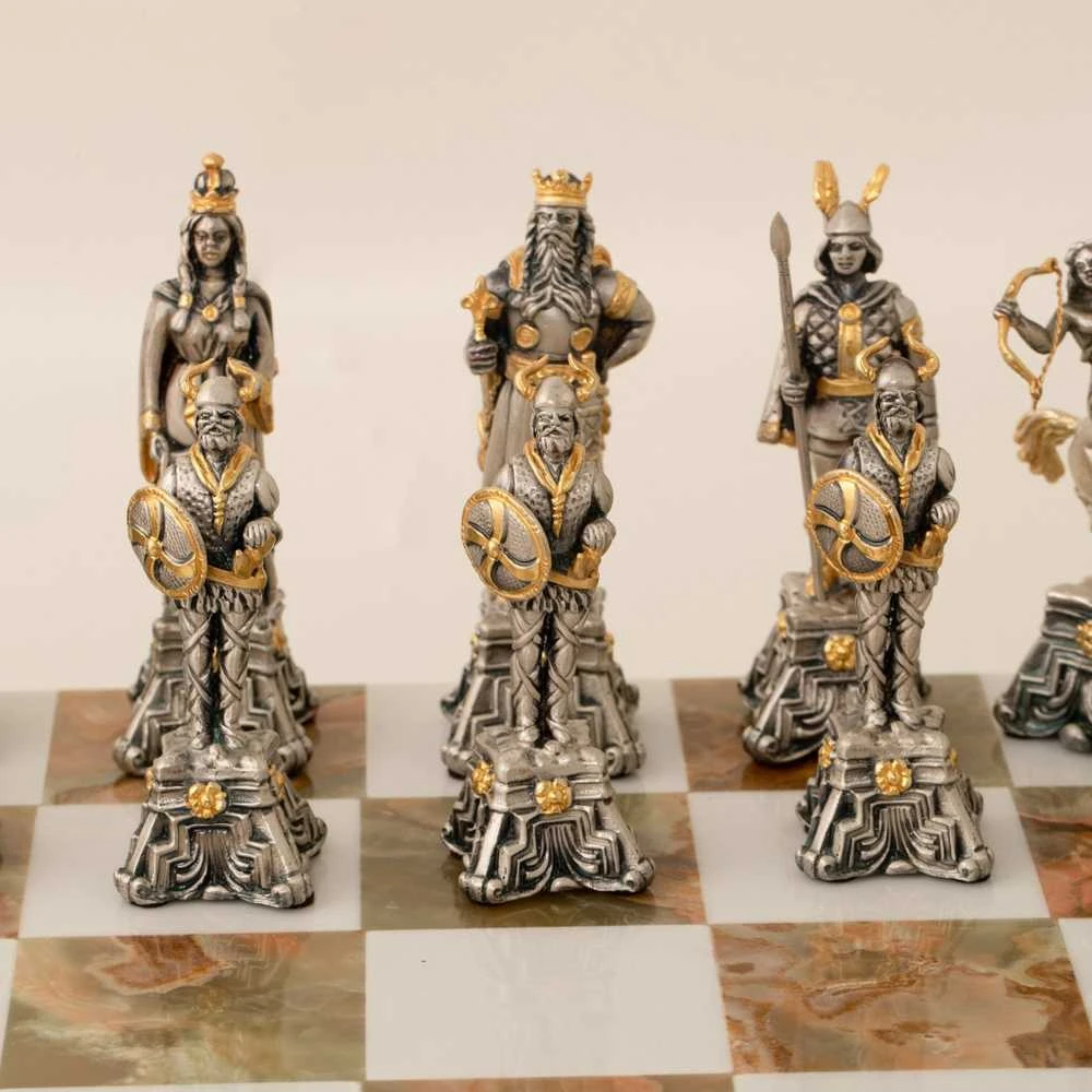 Italfama VIKINGAI: ypač prabangūs šachmatai iš Bronzos dengti tikru 24K auksu