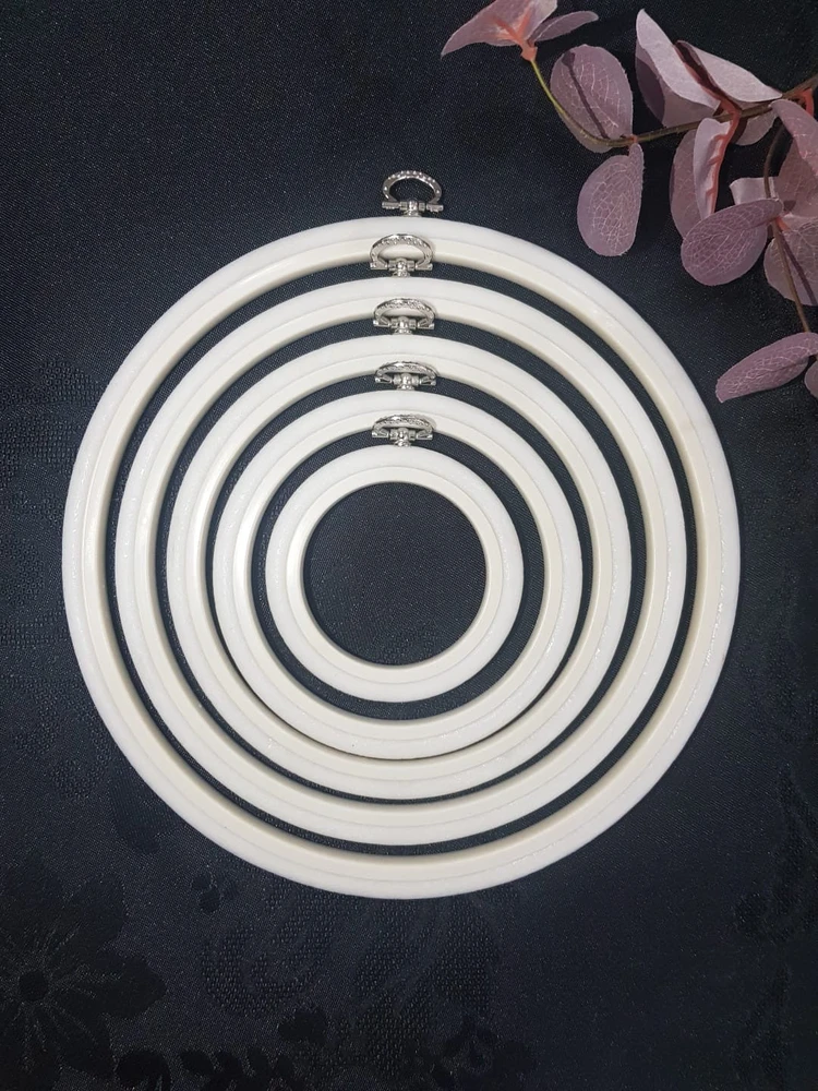 Lankelis siuvinėjimui Nurge Flexi, apvalus baltas, 17 cm