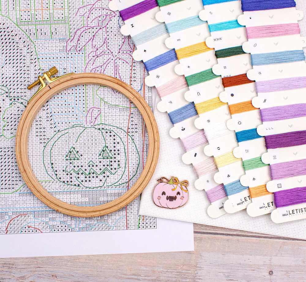 Letistitch Kryželiu siuvinėjimo rinkinys "Moliūginių Latte Naktys" 20x17 cm SLETIL9962