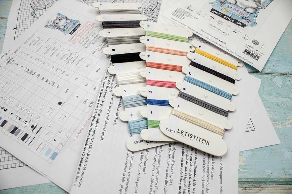 LetiStitch luca S Būk laimingas! SLETIL8042