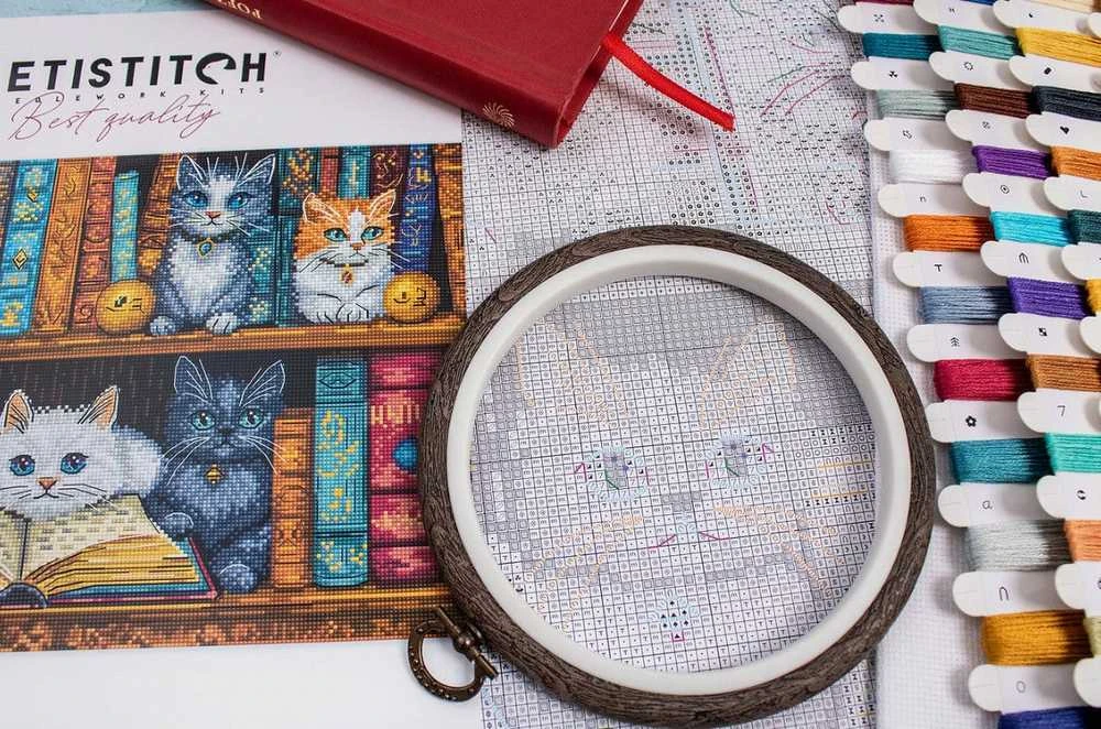 LetiStitch luca S Kryželiu siuvinėjimo rinkinys Knygų lentyna 32x22cm SLETIL9917