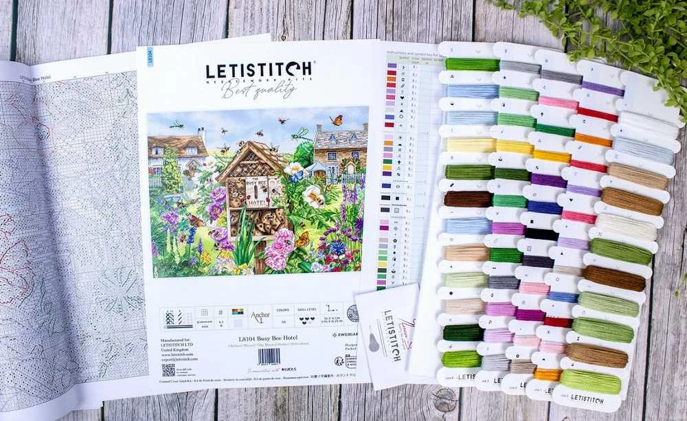 Letistitch Kryželiu siuvinėjimo rinkinys "Busy Bee Hotel" 41x30cm SLETIL8104