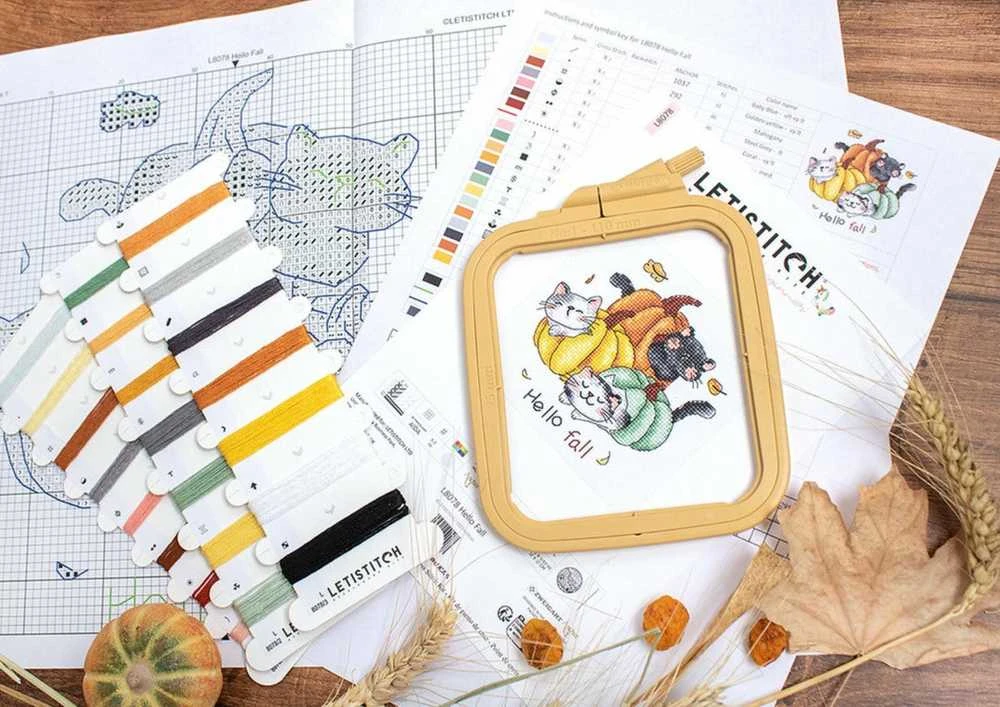 LetiStitch luca S Skaičiuojamo kryželio rinkinys „Hello Fall“ 12x12cm SLETIL8078