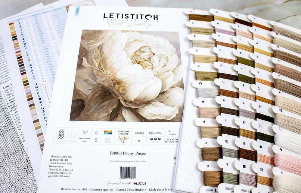 LetiStitch luca S Skaičiuojamo kryžminio dygsnio rinkinys „Peony Poses“ 35x35cm SLETIL8083