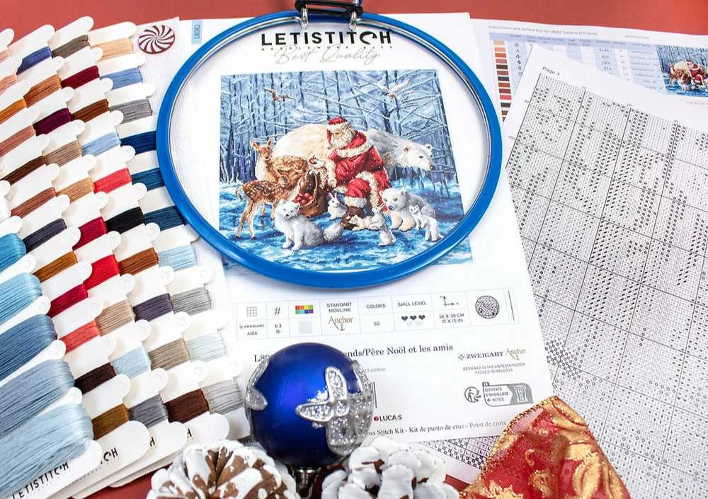 LetiStitch luca S Skaičiuojamas kryželio siuvinėjimo rinkinys "Santa and Friends" 38x38cm SLETIL8082