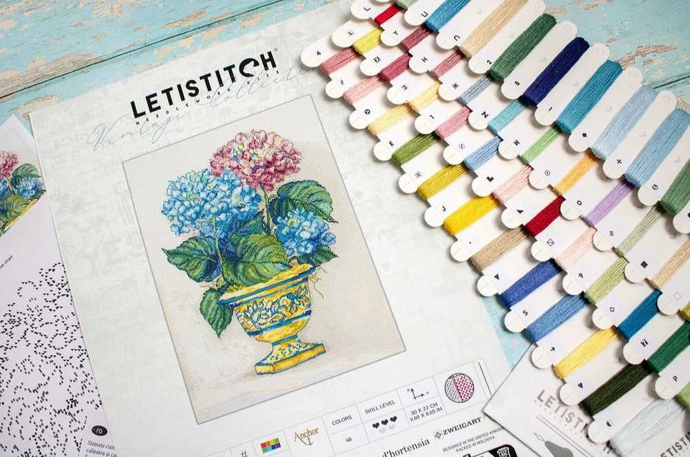 LetiStitch luca S (D) Hydrangea Blooms 30x22cm SLETIL8065