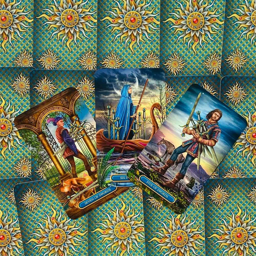 Llewellyn Gilded Tarot Royale Kortos