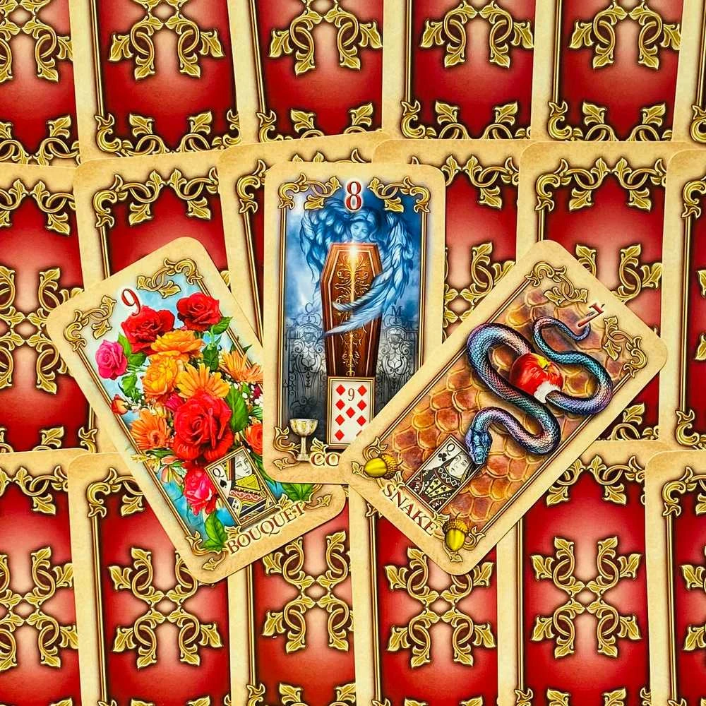 Llewellyn Lustrous Lenormand Oracle Kortos