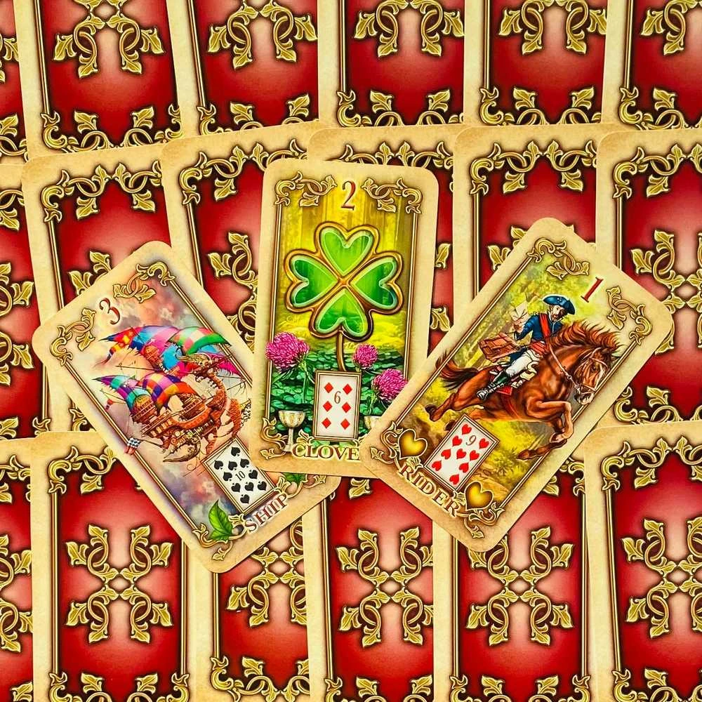 Llewellyn Lustrous Lenormand Oracle Kortos