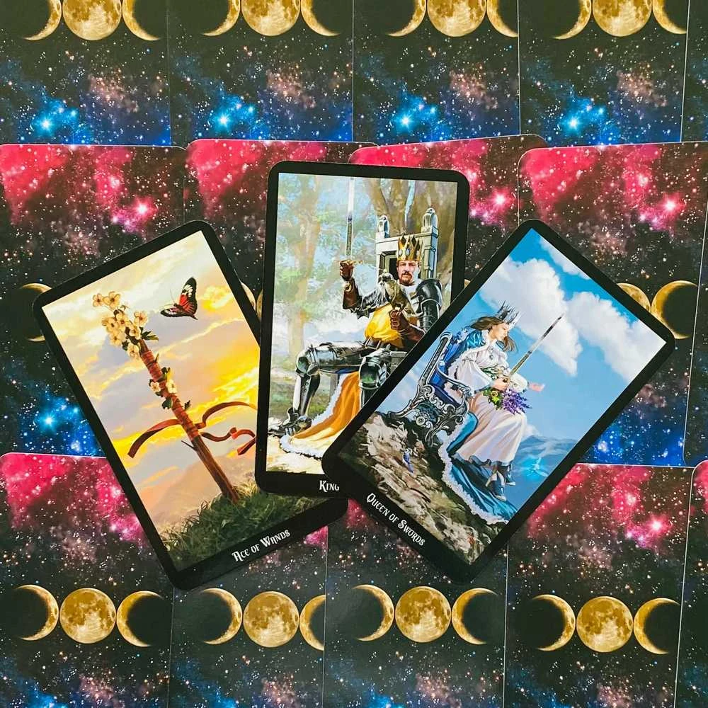 KNYGA Llewellyn Witches Taro Kortos