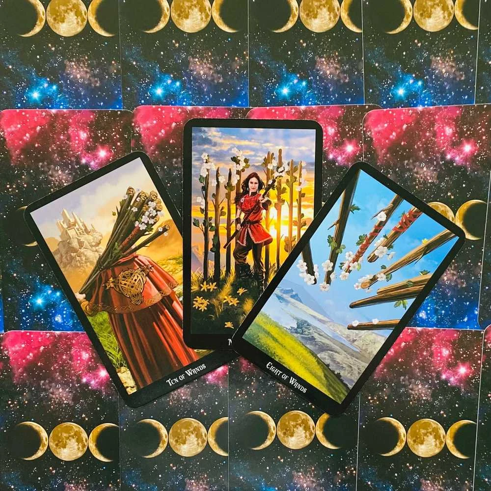 KNYGA Llewellyn Witches Taro Kortos